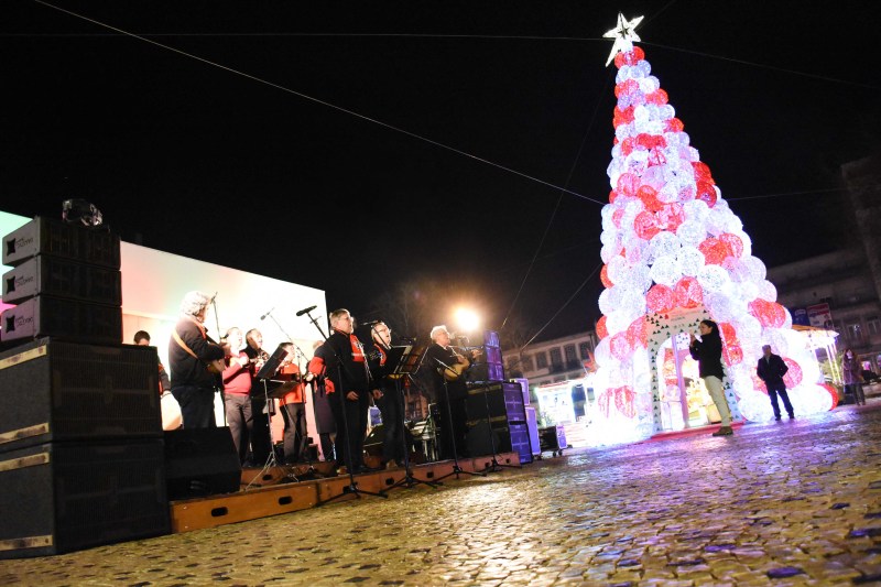 Grupos musicais animam Aldeia Natal