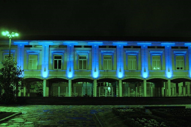 Famalicão de “azul” pelo autismo