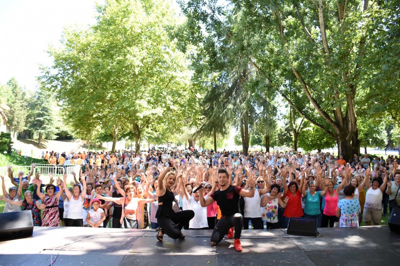 Seniores famalicenses cantaram os parabéns à sua cidade