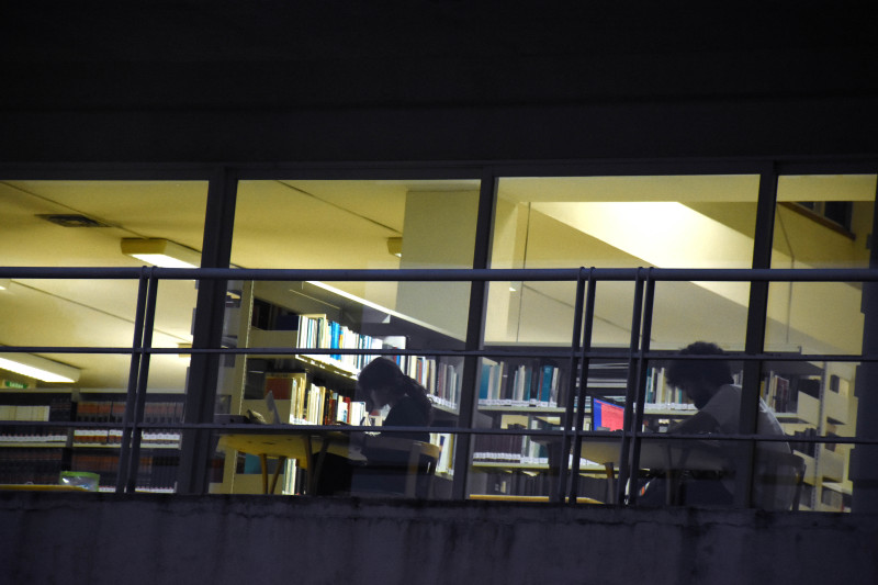 Biblioteca de Famalicão aberta até à meia-noite para servir estudantes