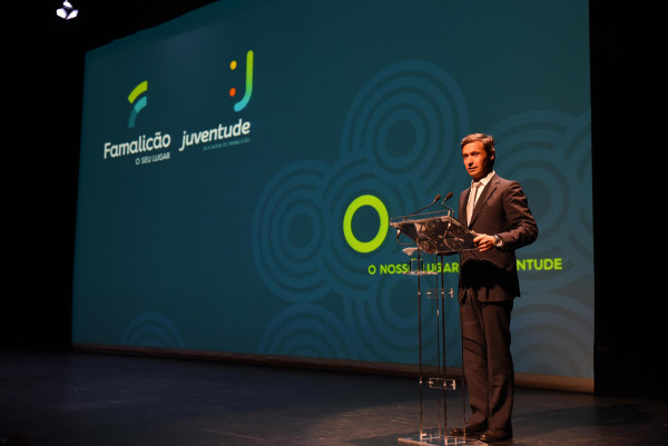 Abre hoje período excecional de candidaturas a bolsas de estudo