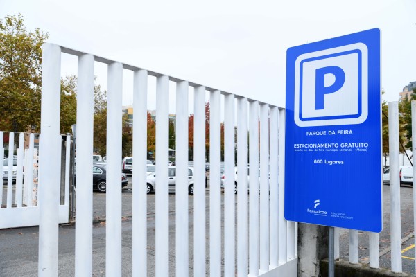 Famalicenses com mais de dois mil lugares de estacionamento gratuito na cidade
