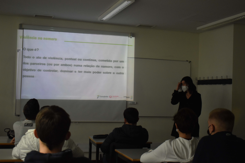 Famalicão warns against dating violence