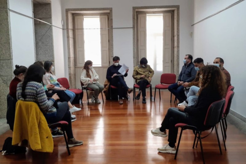 The meaning of programming will be debated at the Bernardino Machado Museum.