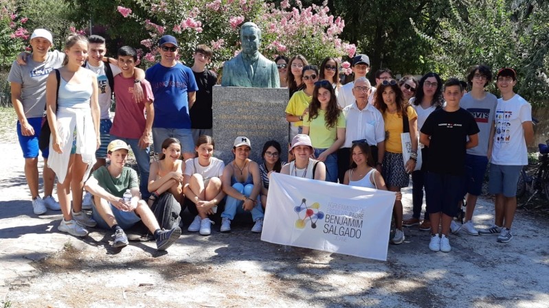 Winning pupils of the amateur theatre festival dedicated to Moliére visited Bordeaux