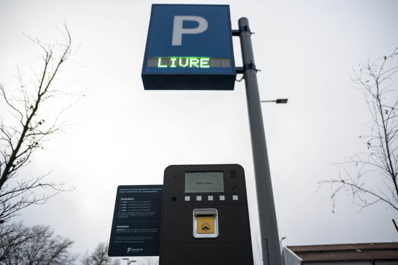 Mouzinho de Albuquerque Square car parks now charged for parking