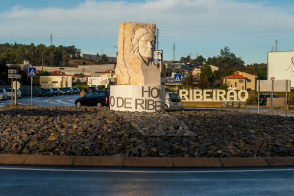 Ribeirão unveils sculpture celebrating the town's identity